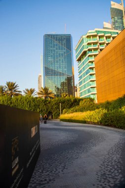 Dubai, BAE 'deki JBR plajına giden yol. Açık havada.