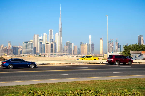 Sabahın Erken Saatlerinde Dubai Şehrinin Ufuk Çizgisi Görünüyor Dünyanın Yüksek — Stok fotoğraf