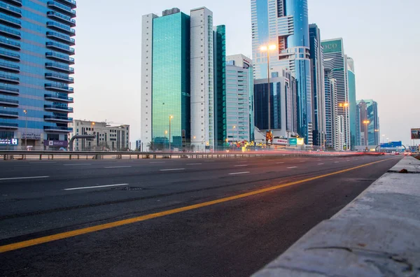 Lichte Paden Hoofdweg Van Verenigde Arabische Emiraten Shaikh Zayed Road — Stockfoto