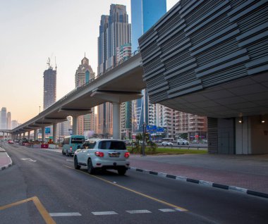 BAE 'nin ana yolu, Shaikh Zayed Yolu, Dubai. Açık havada.