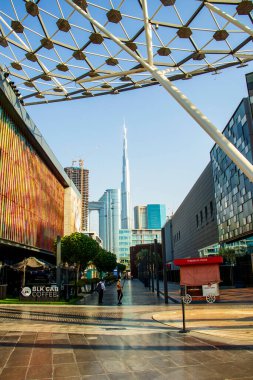 Şehir Yürüyüşü, Dubai. Address Sky Manzaralı Otel ve Burj Halife dünyanın en yüksek binası olay yerinde görülebilir. Açık havada.