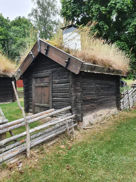 Παλαιό Ξύλινο Σπίτι Από Crntury Στο Δάσος Granna — Φωτογραφία Αρχείου