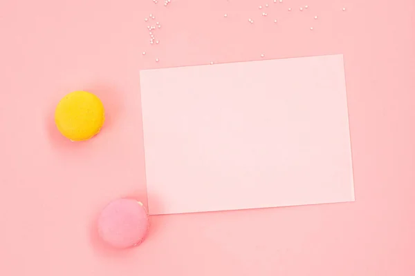粉色背景，有可用的文字空间 — 图库照片