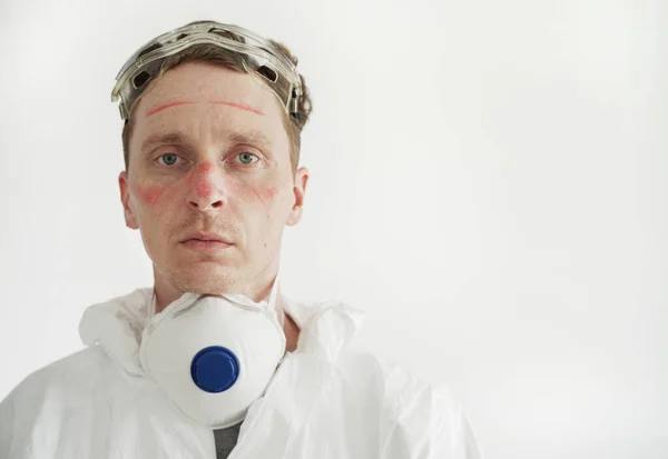 Erkek Hemşirenin Portresi. Yüzü Yüzü Yüzü Yüzü Çürük ve Sürtünmüş