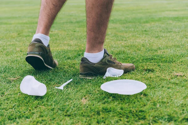 Verspreid Vuil Ligt Het Gras Mens Heeft Natuur Vervuild Het — Stockfoto