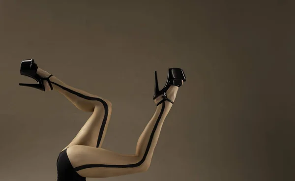 Women Long Legs Black High Heels Beautiful Pose Isolated Background — Stock Photo, Image