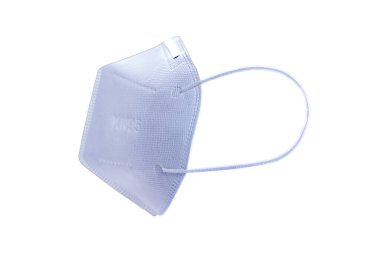 N95 maskelerinin beyaz arka planda izole edilmiş fotoğrafı.