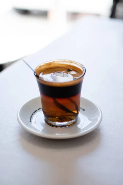 Kaffee Mit Drei Farben Braun Schwarz Und Gelb Mit Einem — Stockfoto