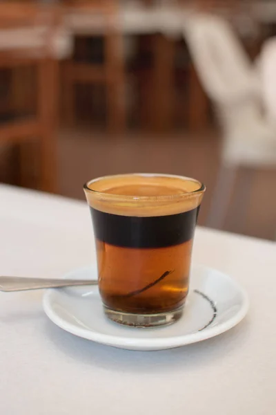 Kaffee Mit Drei Farben Braun Schwarz Und Gelb — Stockfoto
