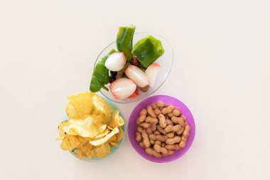 Çerez ve kabuklu fıstık.