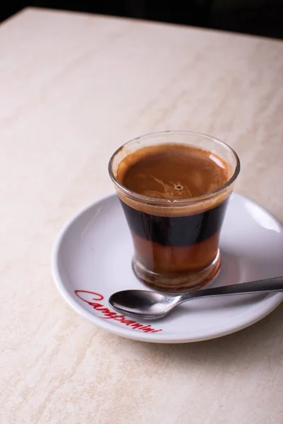 朗姆酒烧制咖啡 典型的香草味咖啡 — 图库照片