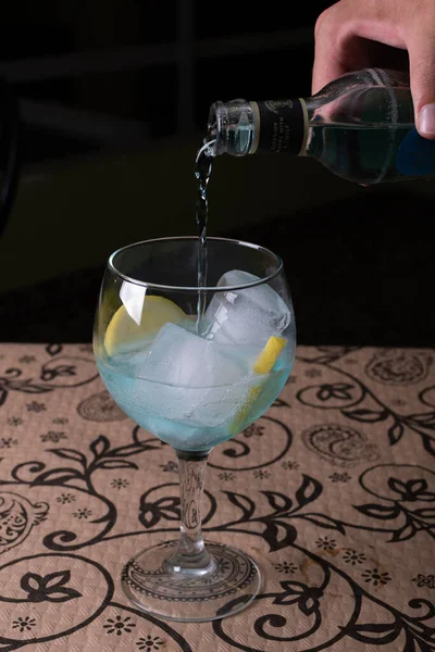 Blauwe Gin Tonic Met Nordic Tonic Citroen — Stockfoto