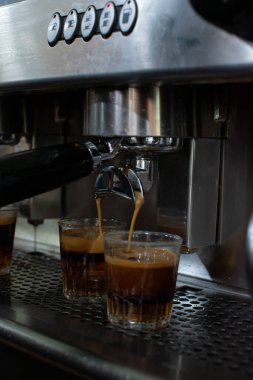 Kahve makinesiyle yakılmış rom.