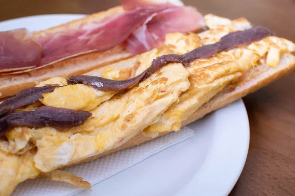 Omelette Jambon Anchois Sandwich Baguette — Photo