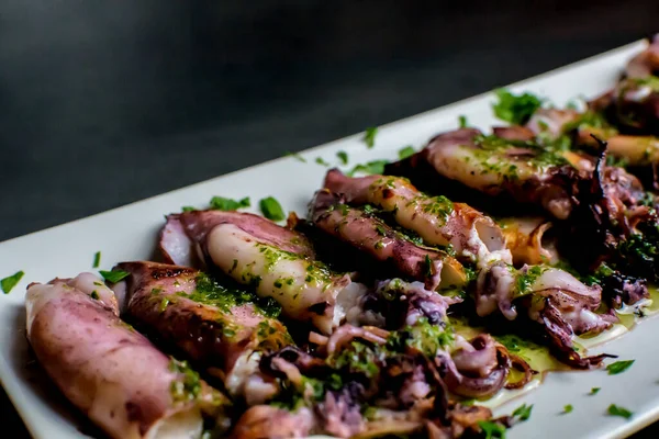 Sepias Parrilla Con Perejil Salsa —  Fotos de Stock