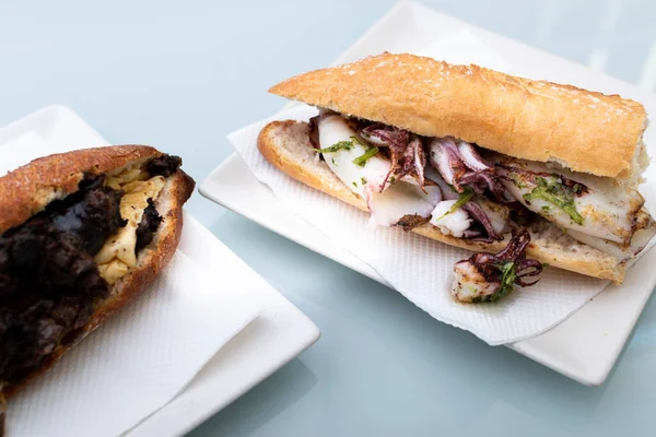 sarımsak ve maydanoz soslu baget sandviç.