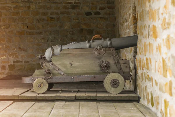 Photo of the cannon to protect the fortress of the Ukrainian Cossacks. Can be used for textures in game development — Stock Photo, Image