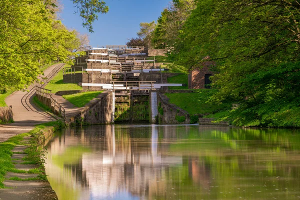 Bingley Five Rise Locks Canal Leeds Liverpool Elevan Vía Navegable — Foto de Stock