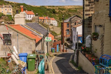 Staithes, İngiltere 'nin Kuzey Yorkshire eyaletinin Scarborough ilçesine bağlı bir köydür..