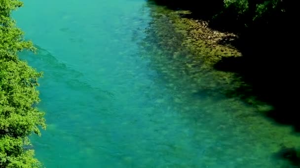 Kryształowo Zielony Kolor Górskiej Rzeki Neretwy Bośni Hercegowinie Przechodzącej Przez — Wideo stockowe