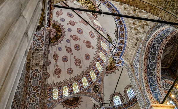 Istanbul Turkey April 2015 Beautiful Ceiling Sultan Ahmed Mosque Known — Stock Photo, Image