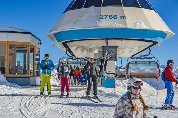 Soelden Austria January 2018 Skiers Getting Out Ski Lift Ski — Stock Photo, Image