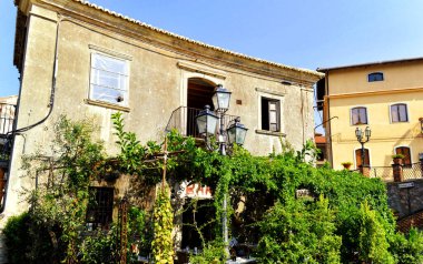 Bar Vitelli, Savoca, İtalya, en ünlü film mekanlarından biri ziyaret etmek istiyor. Bar Vitelli hala işleyen bir işletme, Baba filminin çekildiği gerçek bir yer.