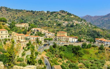 SAVOCA, SICILY, ITALY, 15 Ağustos 2015: Savoca, İtalya üzerinde panoramik manzara. 