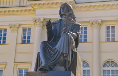 WARsaw, POLAND, Nisan 06 2018: Nicolaus Kopernik Varşova, Polonya 'daki anıt.