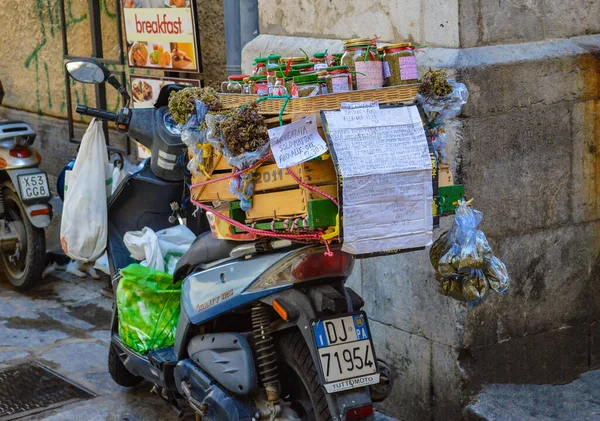 Cefalu Sicily Włochy Sierpnia 2015 Mini Ziołowy Rynek Motocykli Cefalu — Zdjęcie stockowe