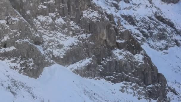 Oostenrijkse Alpen Gedeeltelijk Bedekt Met Sneeuw Regio Nassfeld Karinthië — Stockvideo