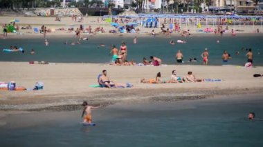 CAMBRILS, İspanya, 17 Ağustos 2018: İspanya 'nın Cambrils şehrinde yaz gününden bir sahne.