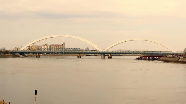 Novi Sad Serbia Março 2019 Ponte Nova Zezelj Sobre Rio — Vídeo de Stock