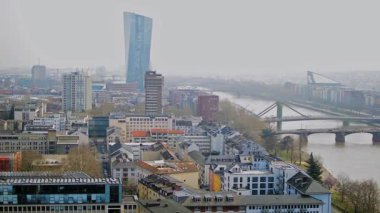 FRANKFURT AM MAIN, GERMANY, 24 Mart 2019: Frankfurt am Main, Almanya üzerindeki hava görüntüsü.