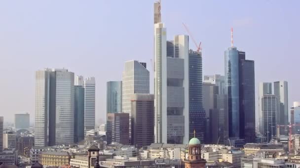 2019年3月24日 德国梅因 德国美因河畔法兰克福金融区金融中心和摩天大楼的空中景观 — 图库视频影像