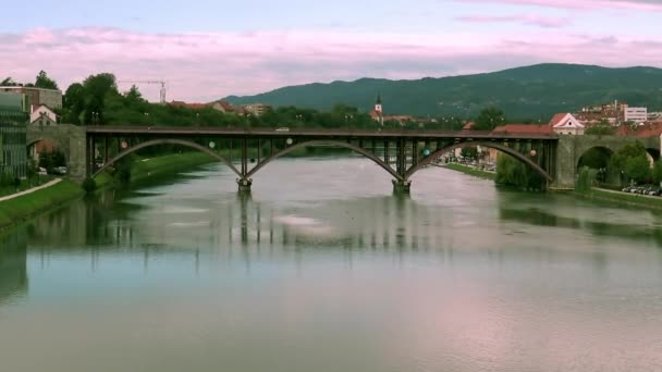 Maribor Eslovenia Octubre 2019 Vista Aérea Sobre Puente Carretera Sobre — Vídeo de stock