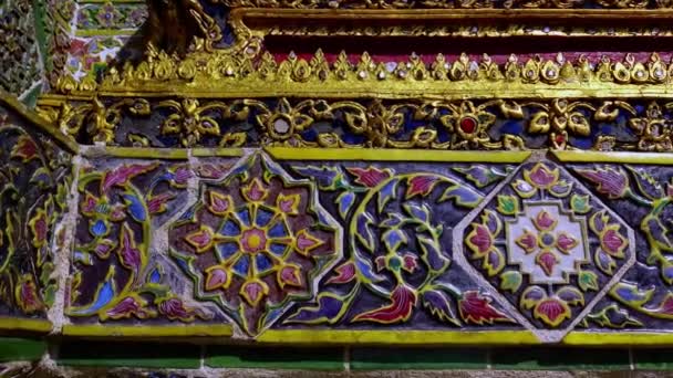 Bangkok Tailandia Diciembre 2019 Hermosas Decoraciones Chedi Dentro Del Templo — Vídeos de Stock