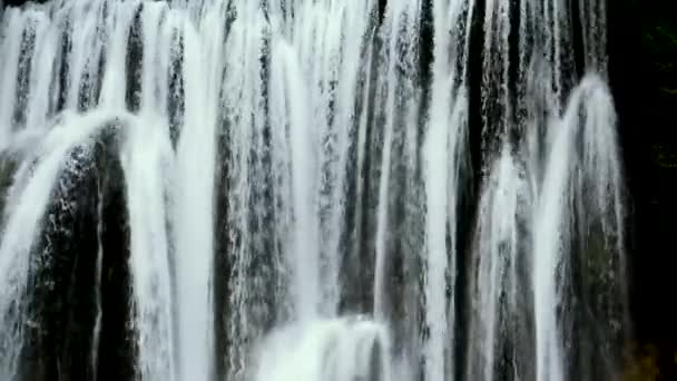 Büyük Dağ Nehri Pliva Şelalesi Bahar Zamanı Bakımından Zengindir — Stok video