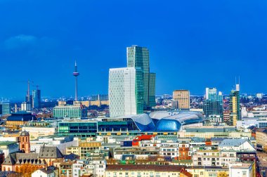 FRANKFURT AM MAIN, GERMANY, 24 Mart 2019: Frankfurt am Main, Almanya üzerindeki hava görüntüsü.