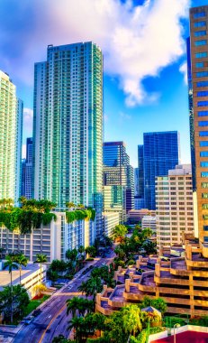 MIAMI, ABD, 29 Nisan 2019: ABD 'nin Miami kentindeki Brickell kentindeki modern iş binaları. 
