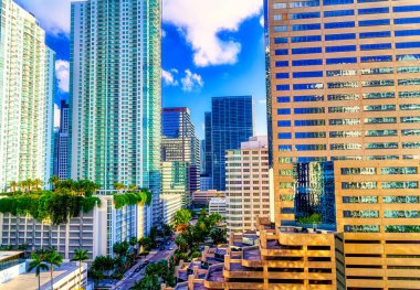 MIAMI, ABD, 29 Nisan 2019: ABD 'nin Miami kentindeki Brickell kentindeki modern iş binaları. 