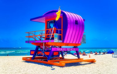 MIAMI BEACH, FLORIDA, ABD, Mayıs 03 2019: Miami Beach, Florida, ABD 'deki South Beach' teki körfez izleme kulesi.