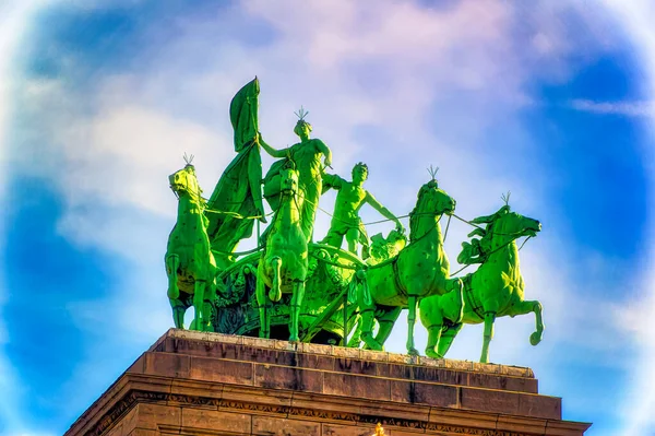 Bruselas Bélgica Noviembre 2018 Quadriga Brabante Onando Bandera Nacional Por —  Fotos de Stock