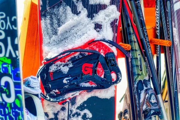 Nassfeld Oostenrijk Januari 2019 Snowy Ski Uitrusting Achtergelaten Sneeuw Tijdens — Stockfoto