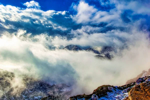 Népszerű Síközpont Nehéz Felhők Alatt Hideg Téli Napokon Nassfeld Ausztria — Stock Fotó