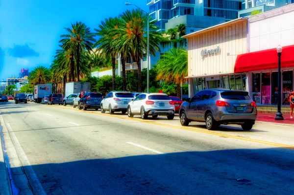 Miami Beach Florida Сша Квітня 2019 Автомобілі Припарковані Вулиці Під — стокове фото