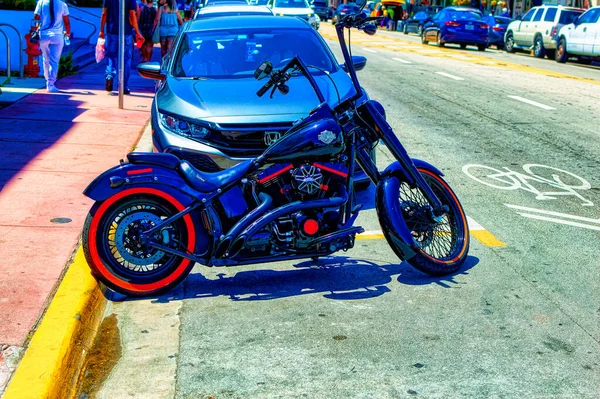 Miami Beach Florida April 2019 Harley Davidson Motorcycle Parked Street — 图库照片