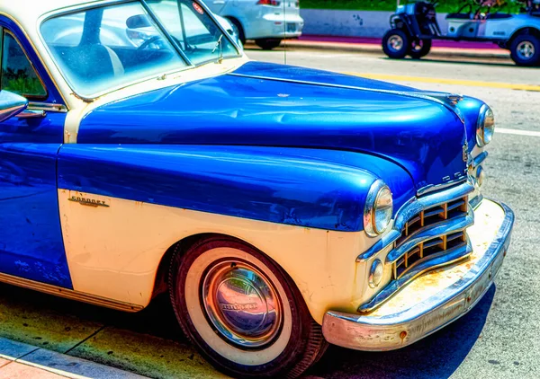 Miami Beach Usa April 2019 Old Timer Automobile Parked Street — Stock Photo, Image