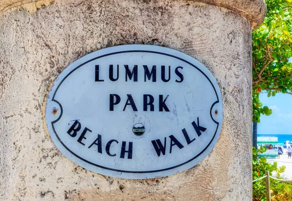 Miami Beach Florida Usa Aprile 2019 Lummus Park Firma Pilastro — Foto Stock