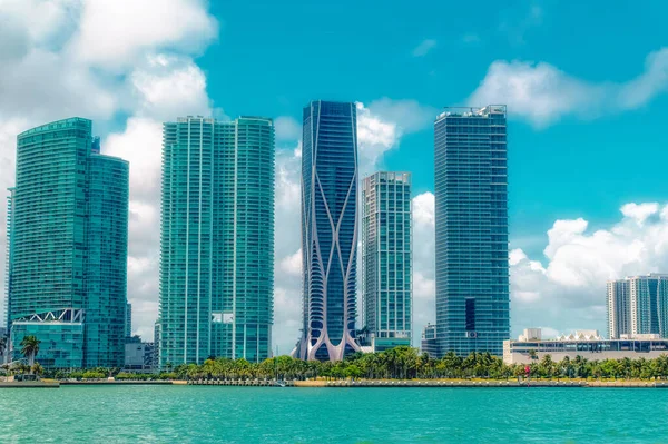 MIAMI, FLORIDA, ABD, 1 Mayıs 2019: Florida, ABD 'deki modern Miami kentinin hava manzarası.